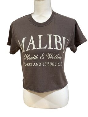 Social Culture "Malibu Health & Wellness" brown/gray short sleeved graphic T, S.
